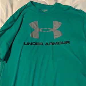 Under Armour T-shirt